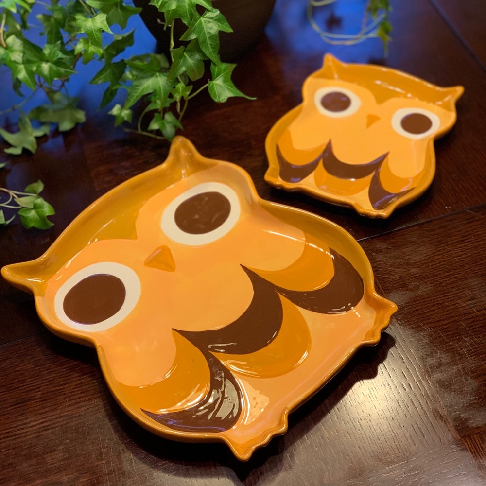 2 Owl Platters 12”x10.5” 8”x7”